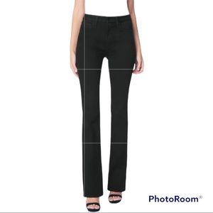 Joe’s hight rise Curvy booth flawless Black Jeans